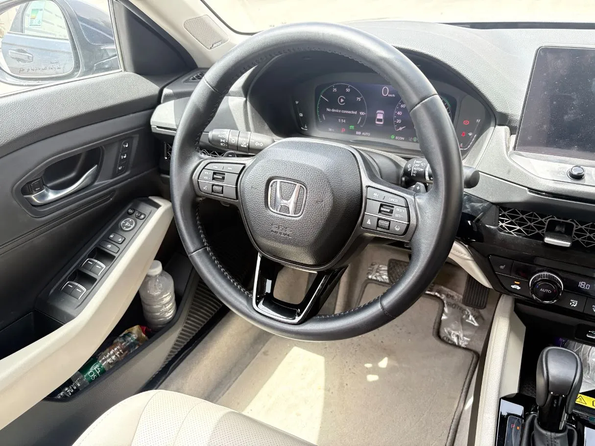 Car image 28