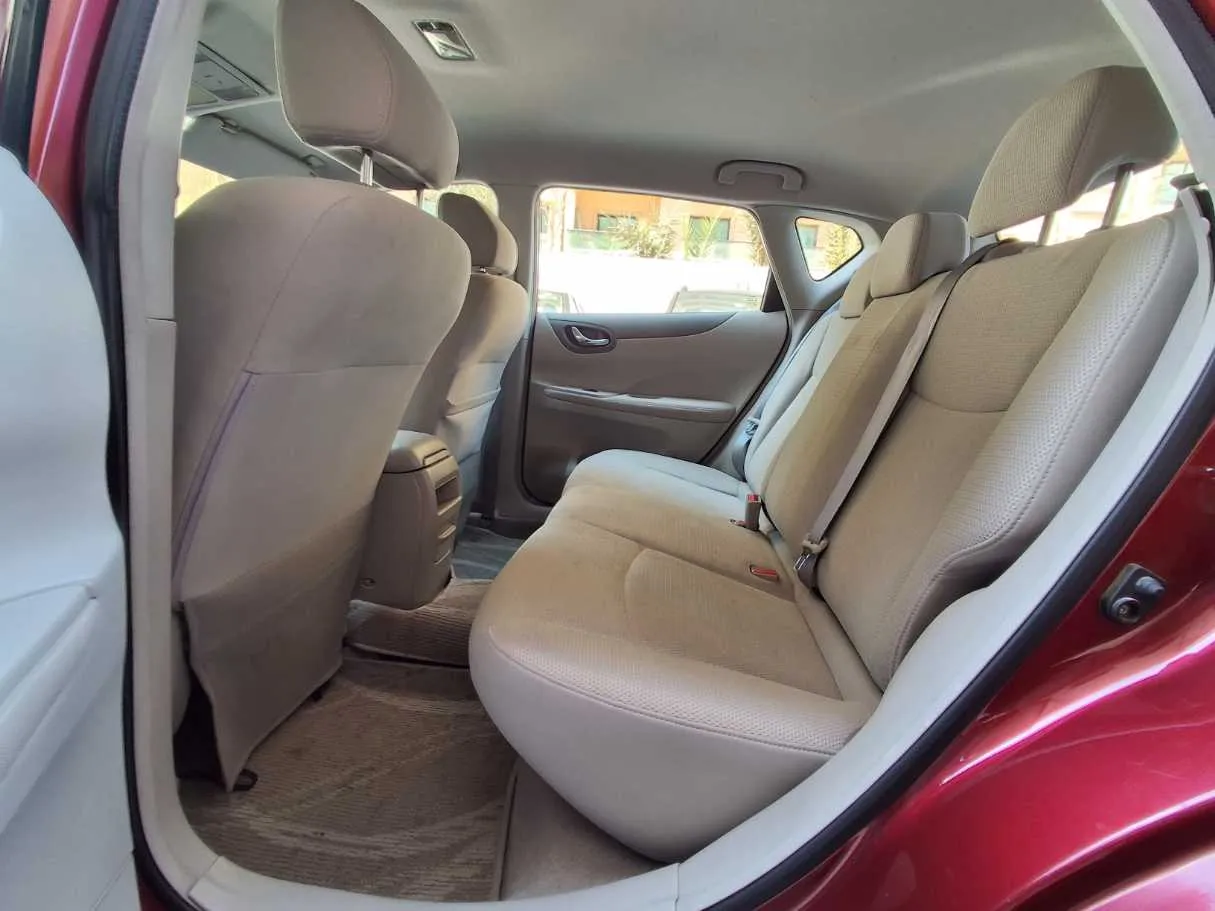 Car image 13
