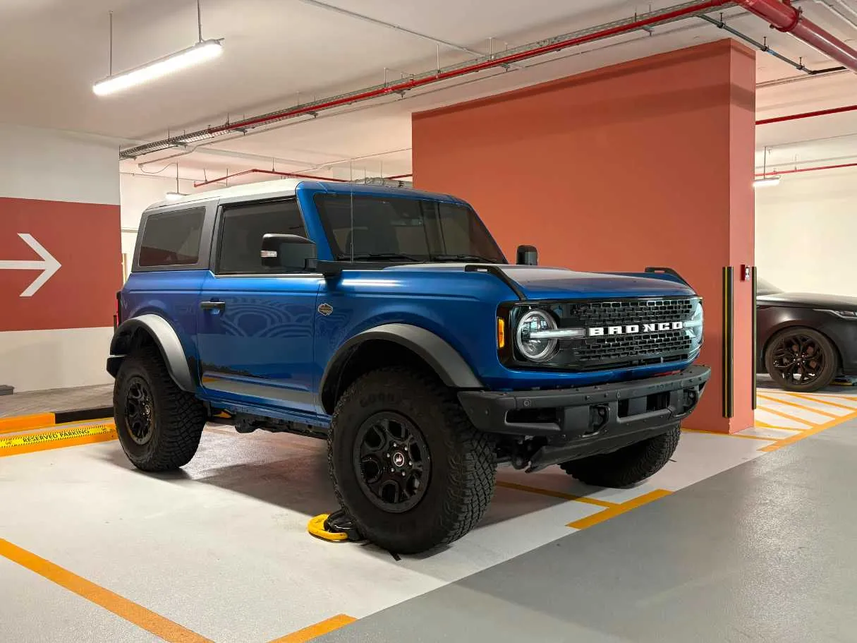 Car image 3