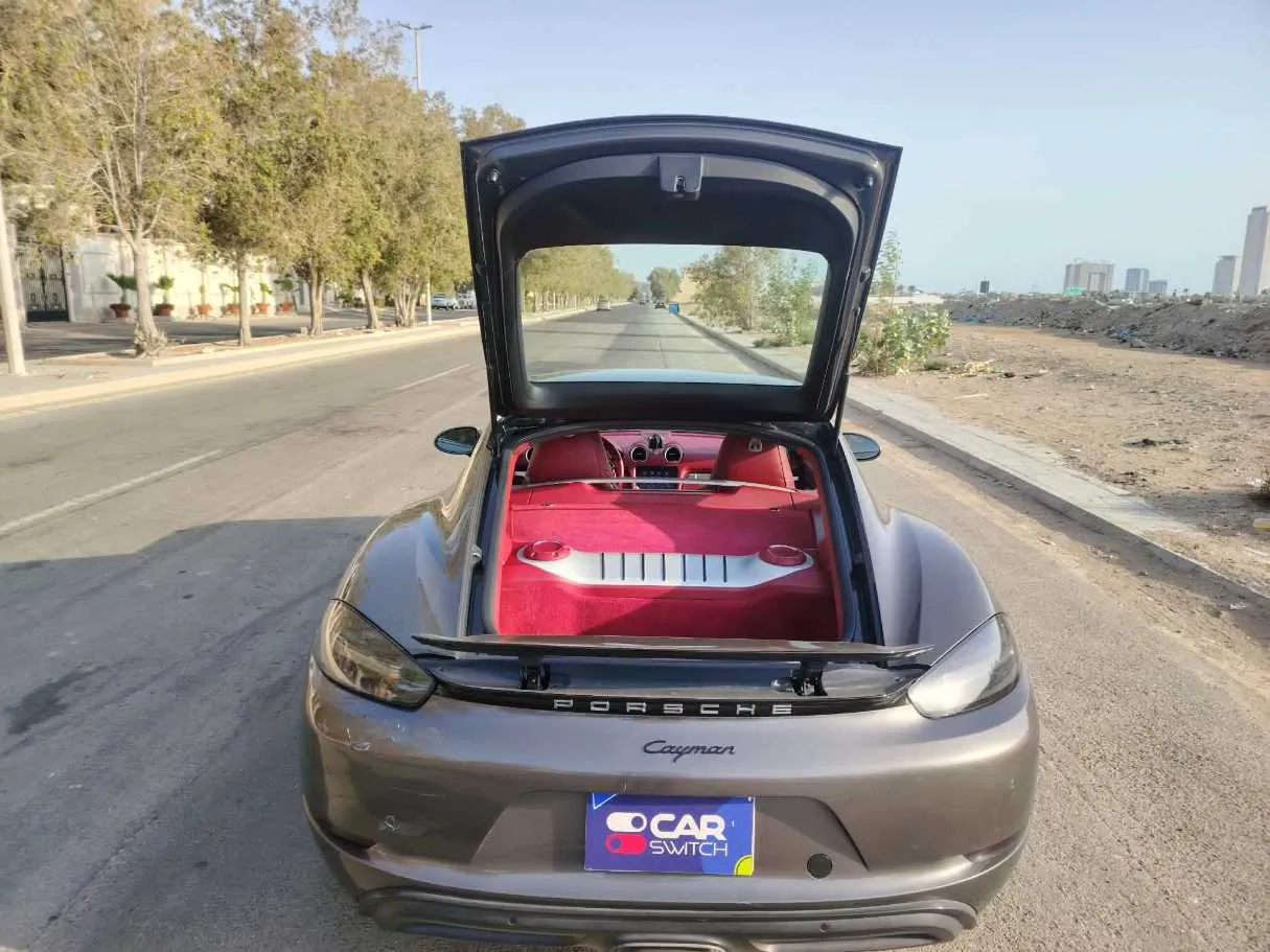 Car image 26