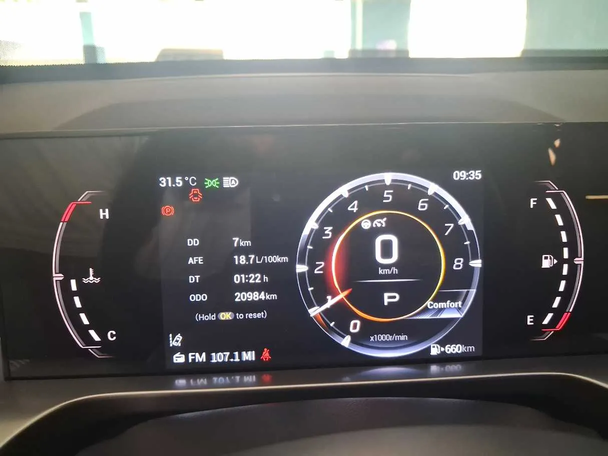 Car image 18