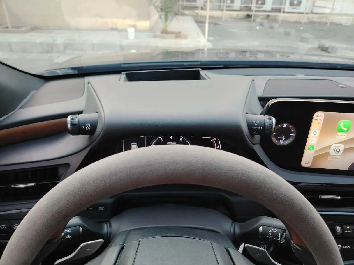 Car image 37