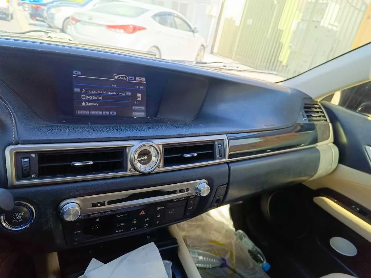 Car image 25