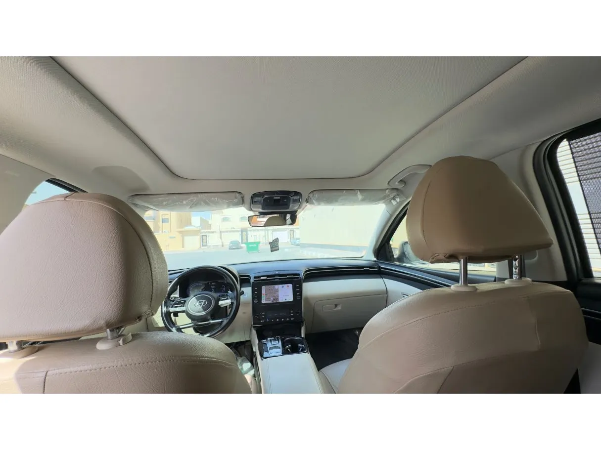 Car image 13