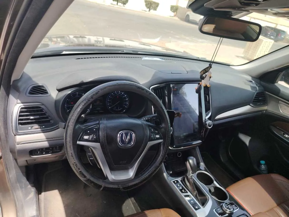 Car image 13