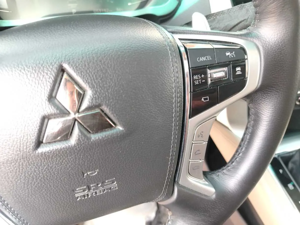 Car image 30