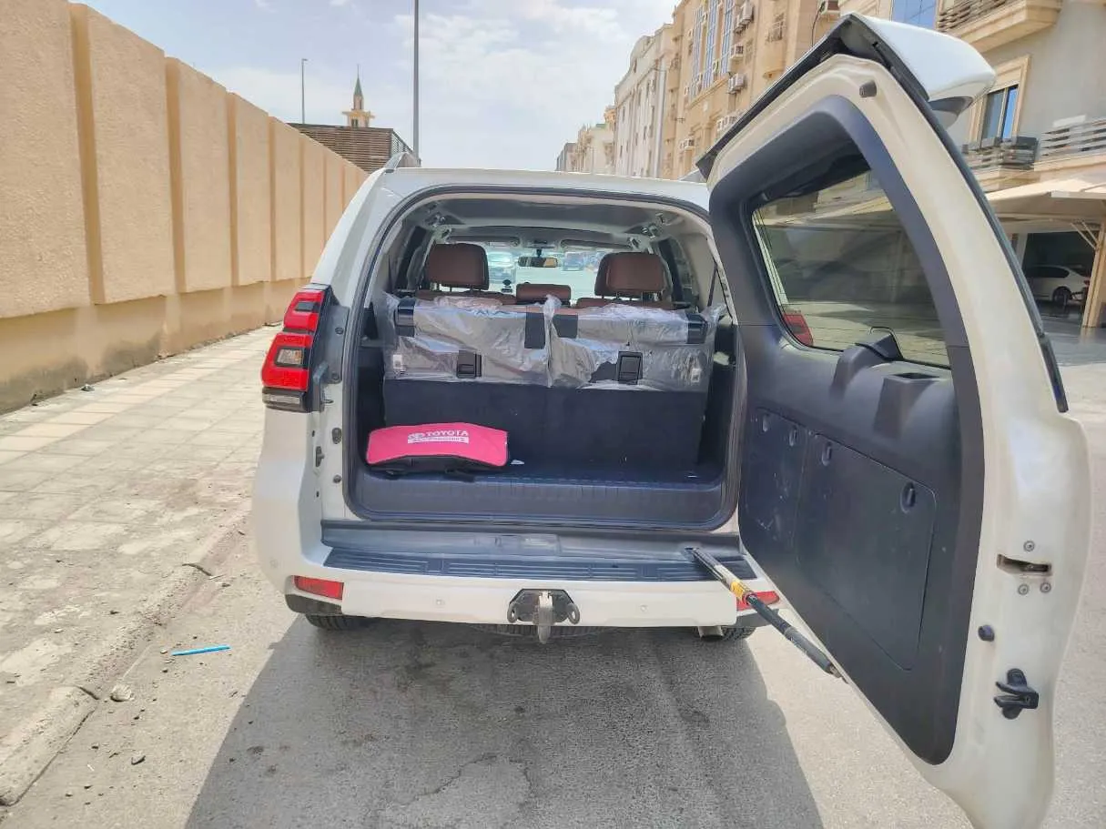 Car image 29