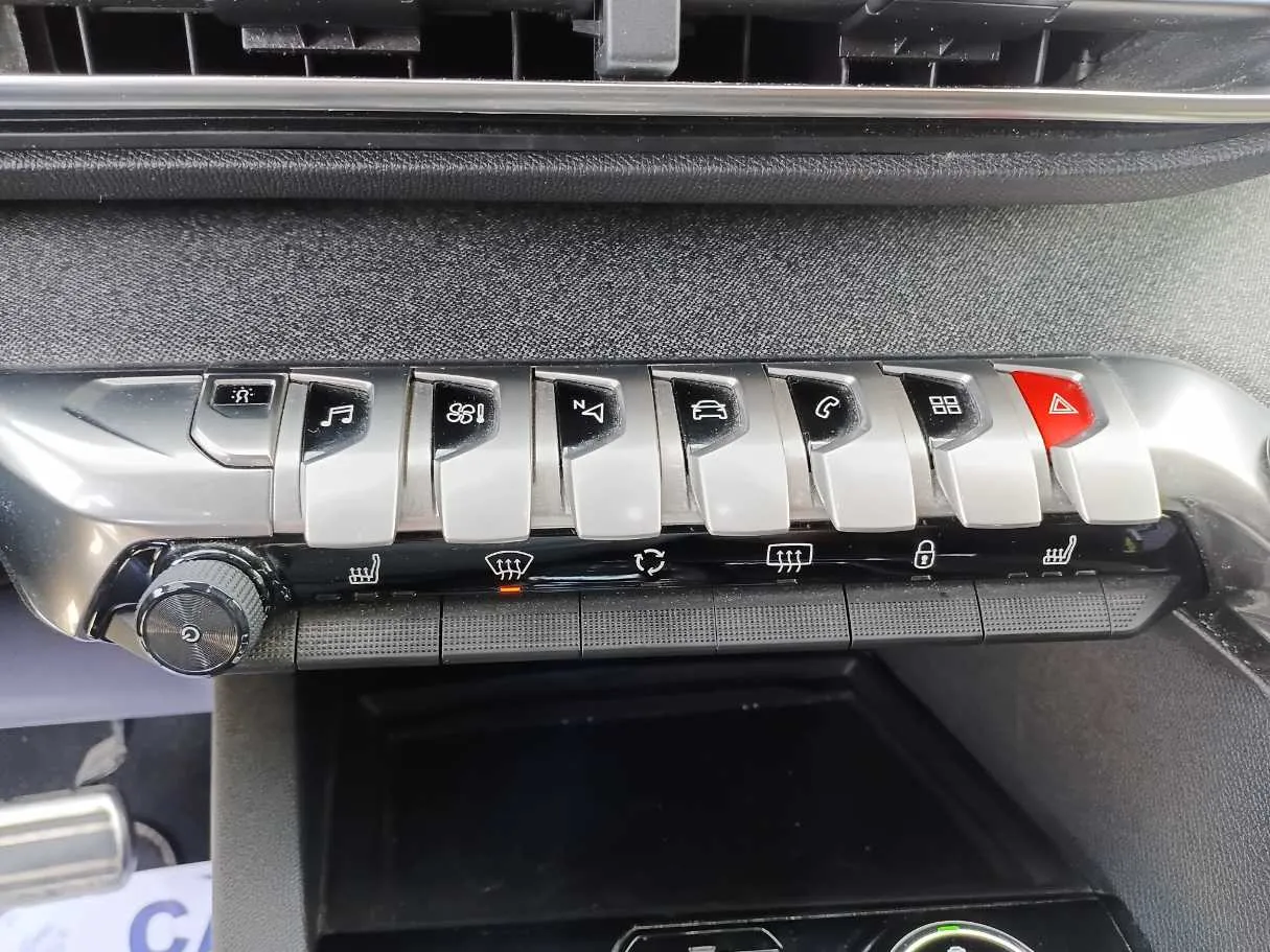 Car image 24