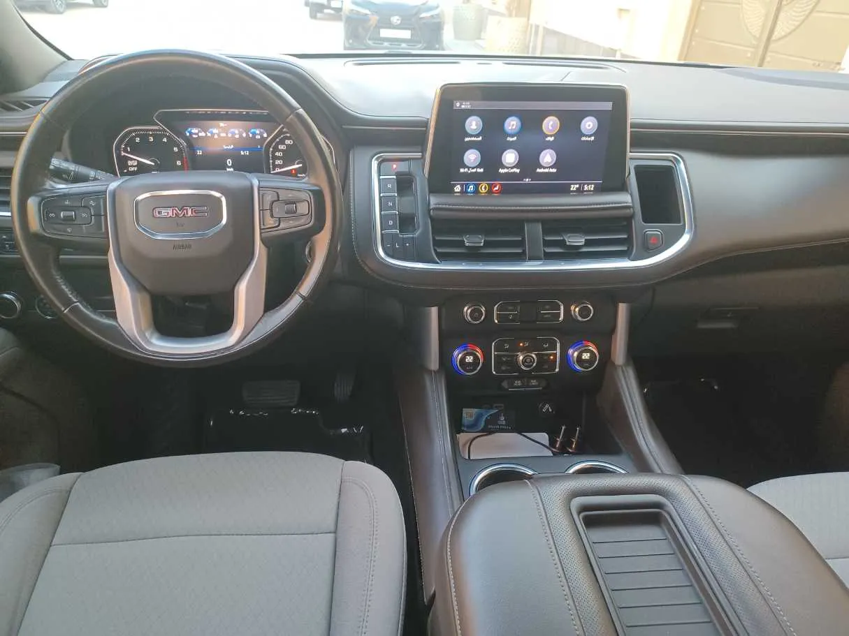 Car image 16