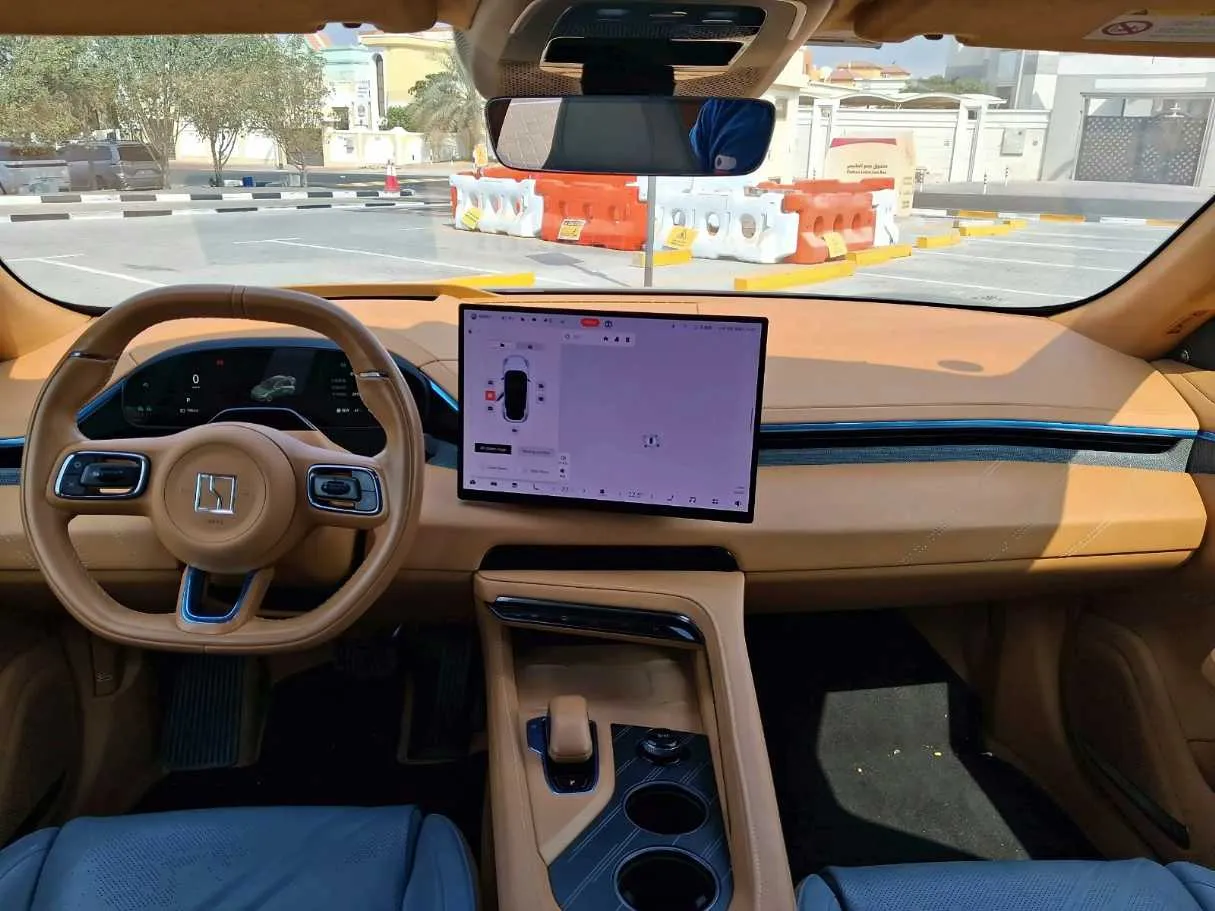 Car image 17