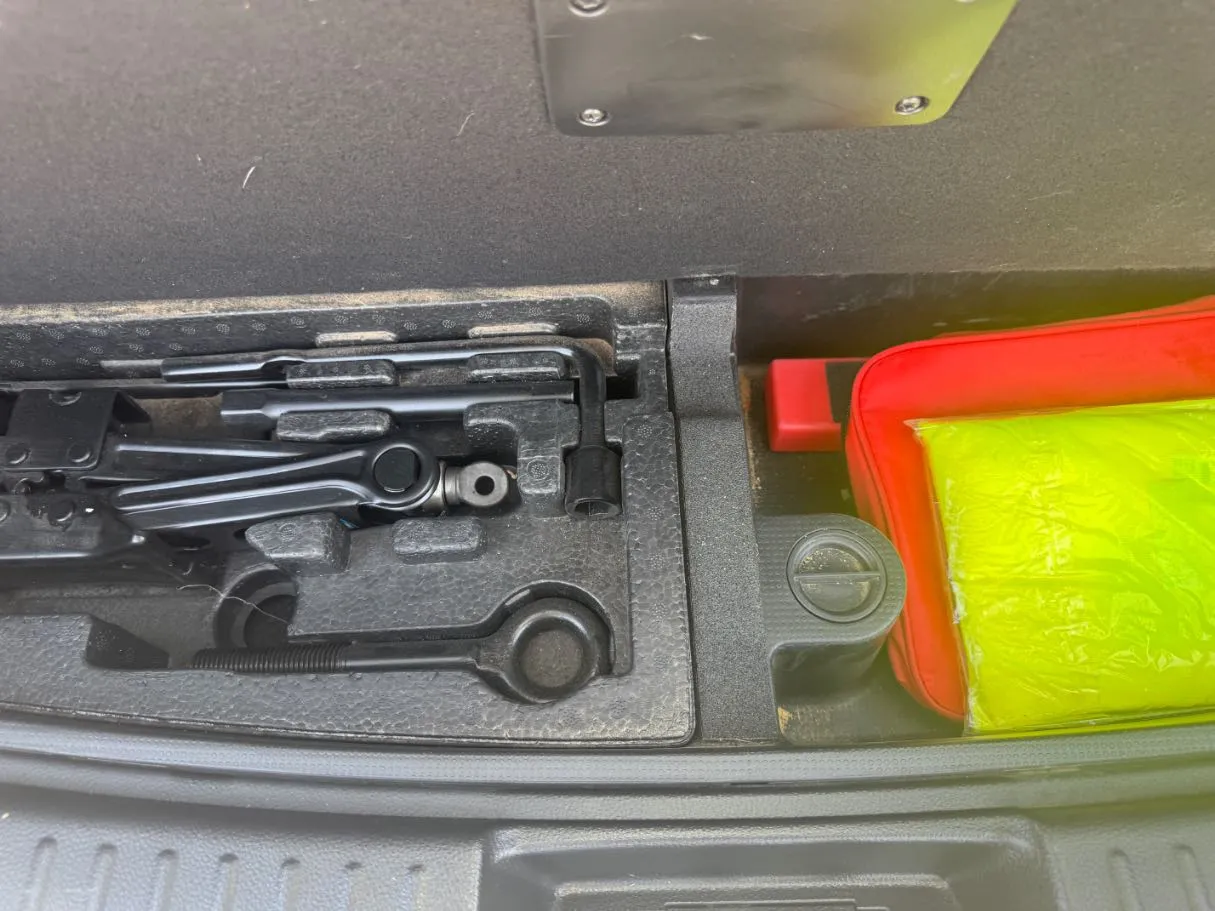 Car image 21