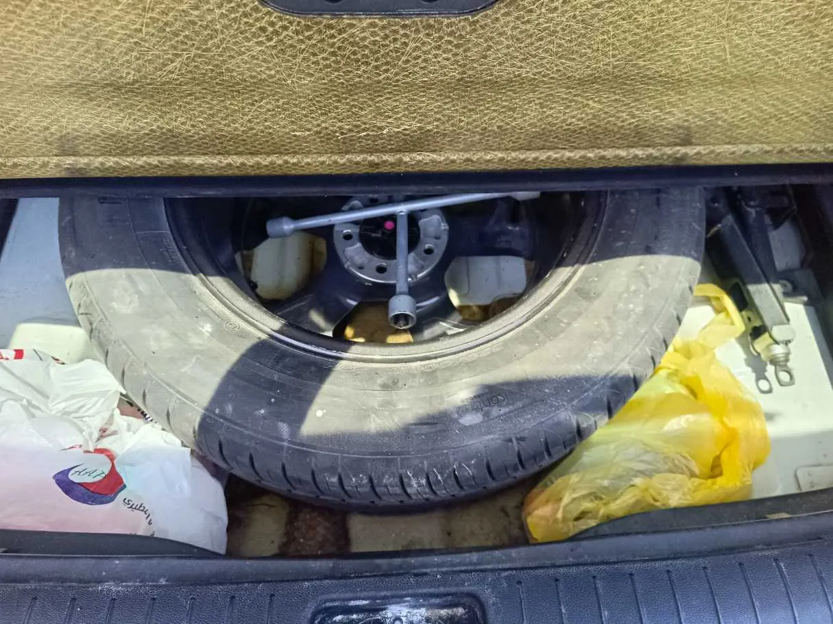 Car image 31