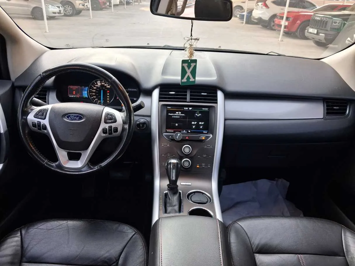 Car image 15