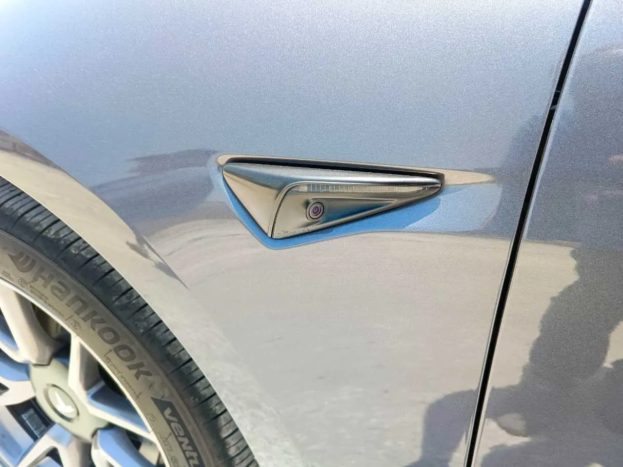 Car image 29