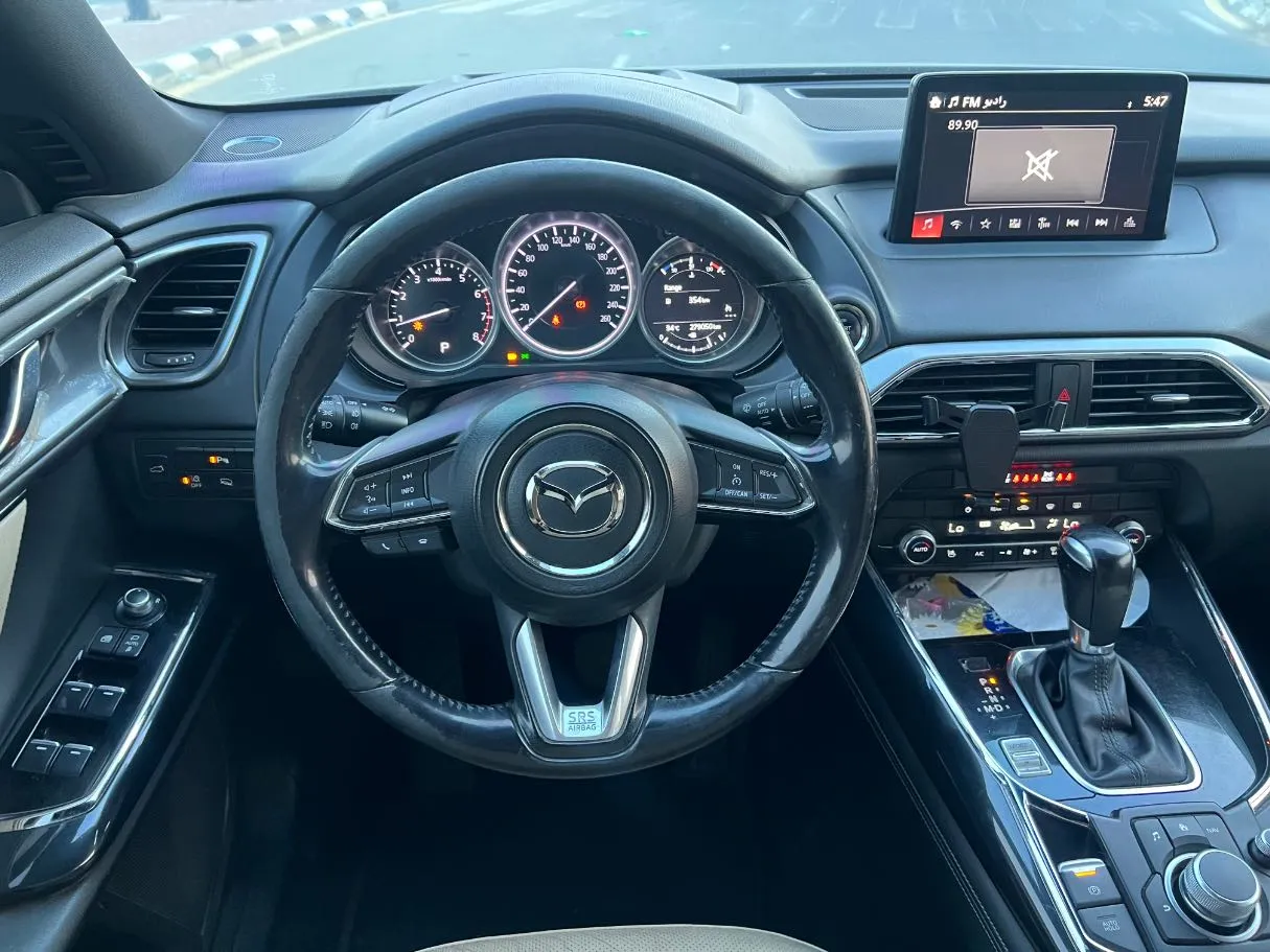 Car image 19
