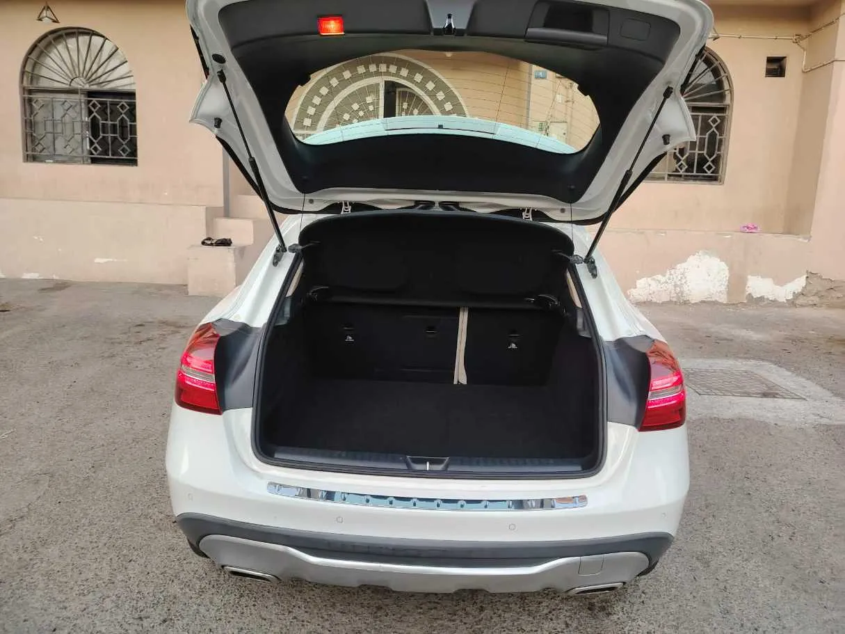 Car image 31