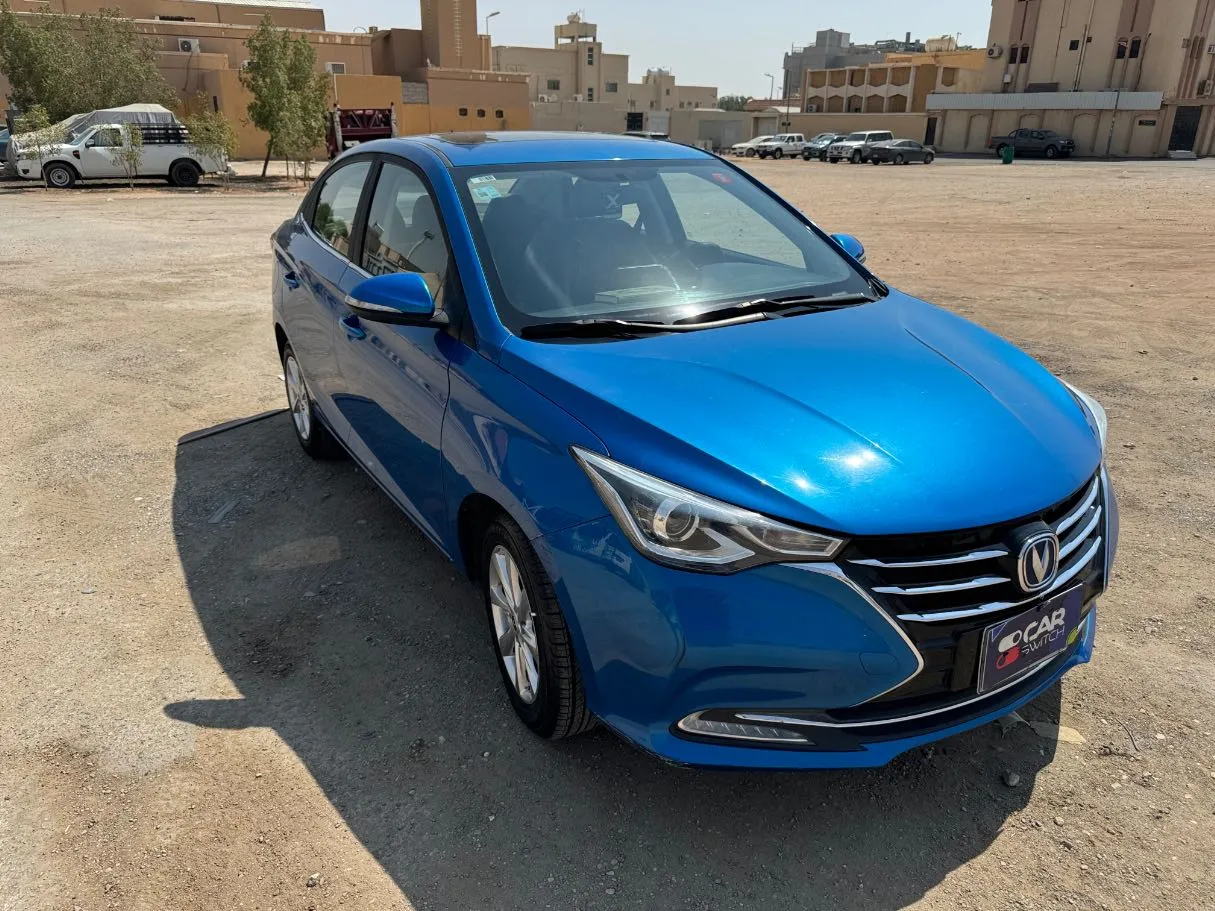 Car image 3