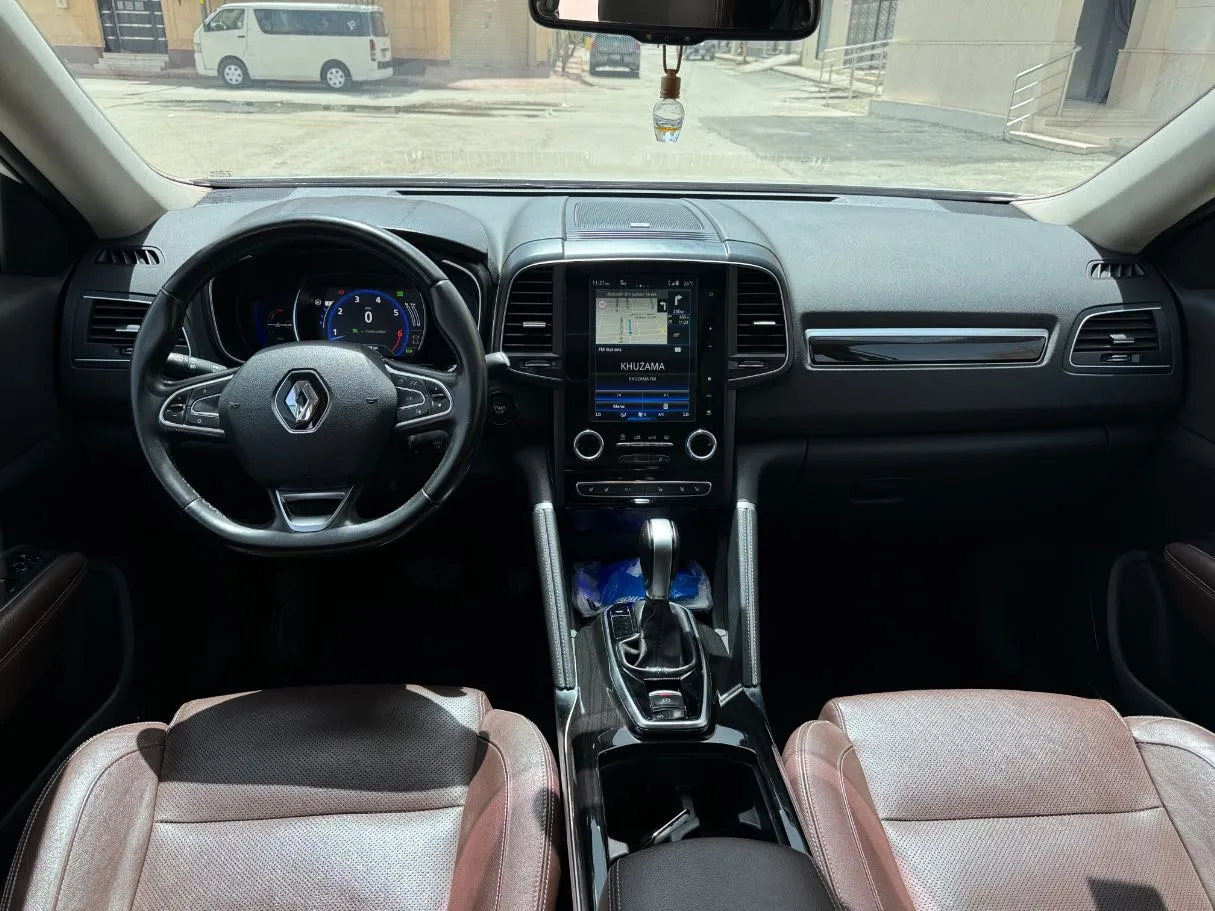 Car image 16