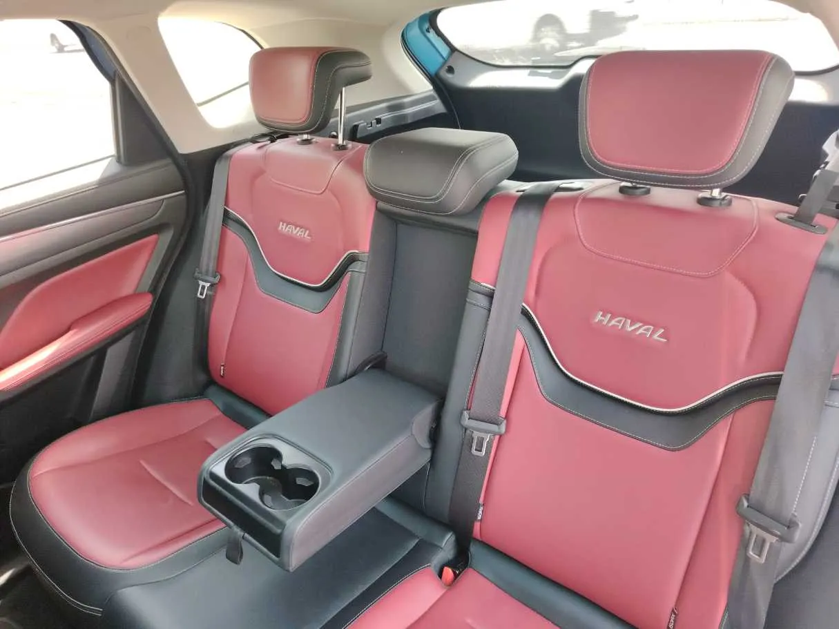 Car image 15