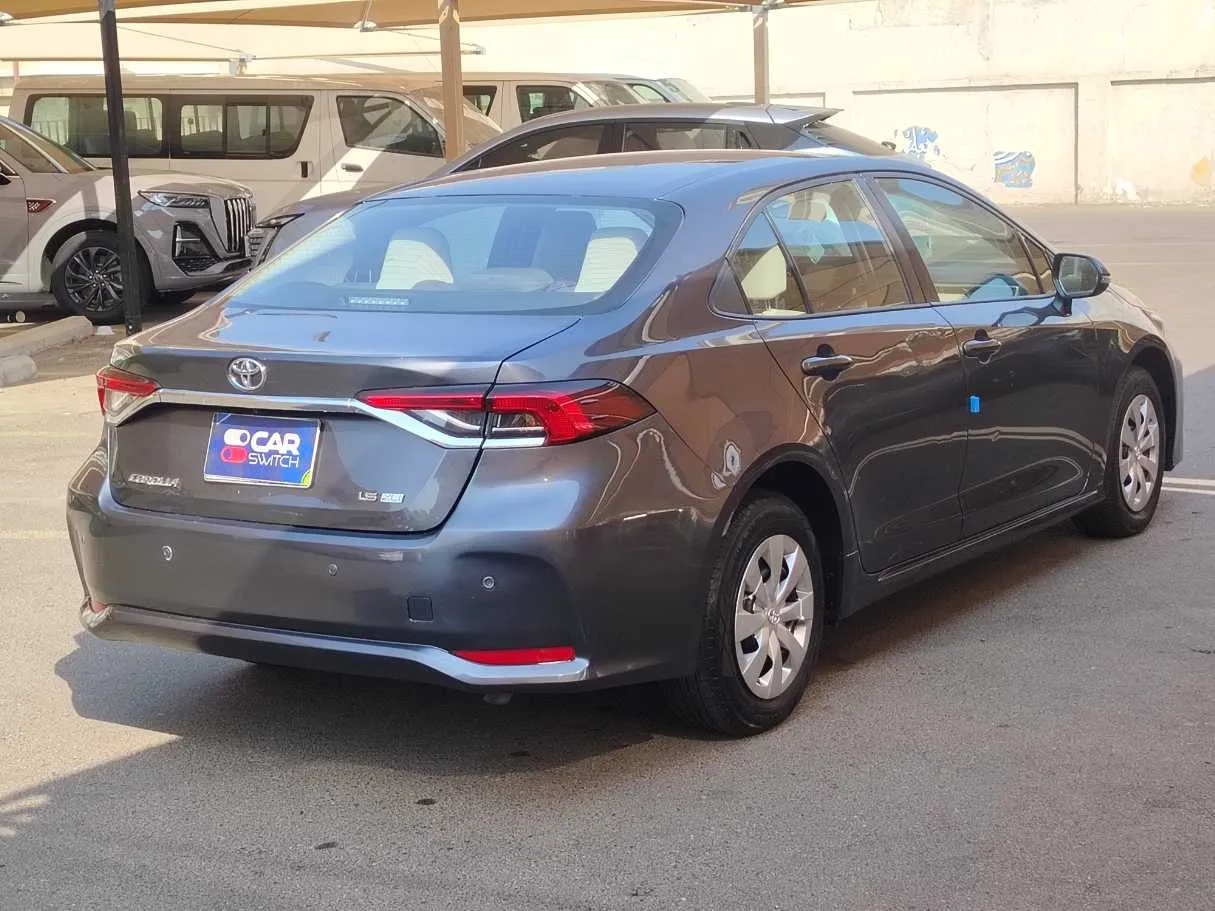 Car image 5