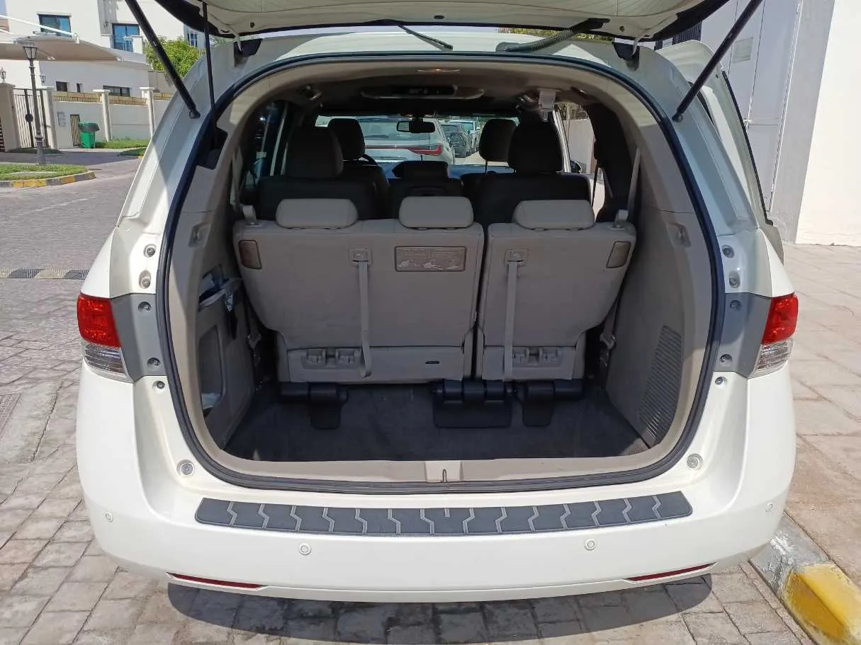 Car image 23