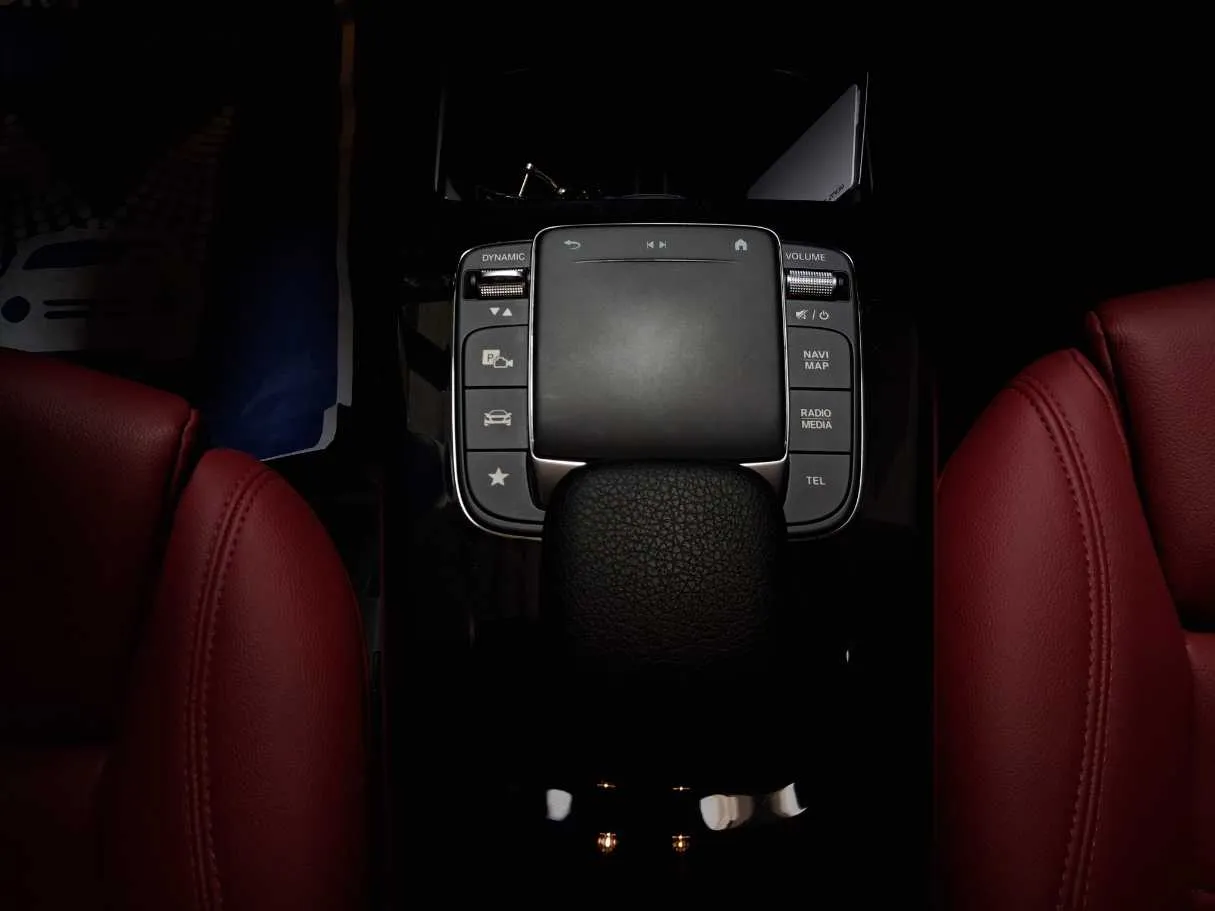 Car image 16