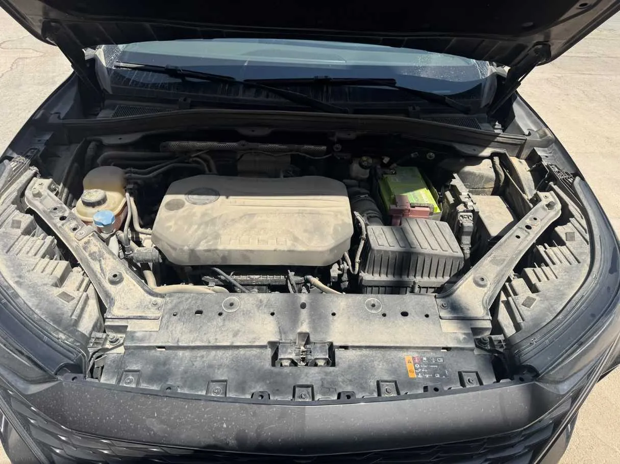 Car image 14