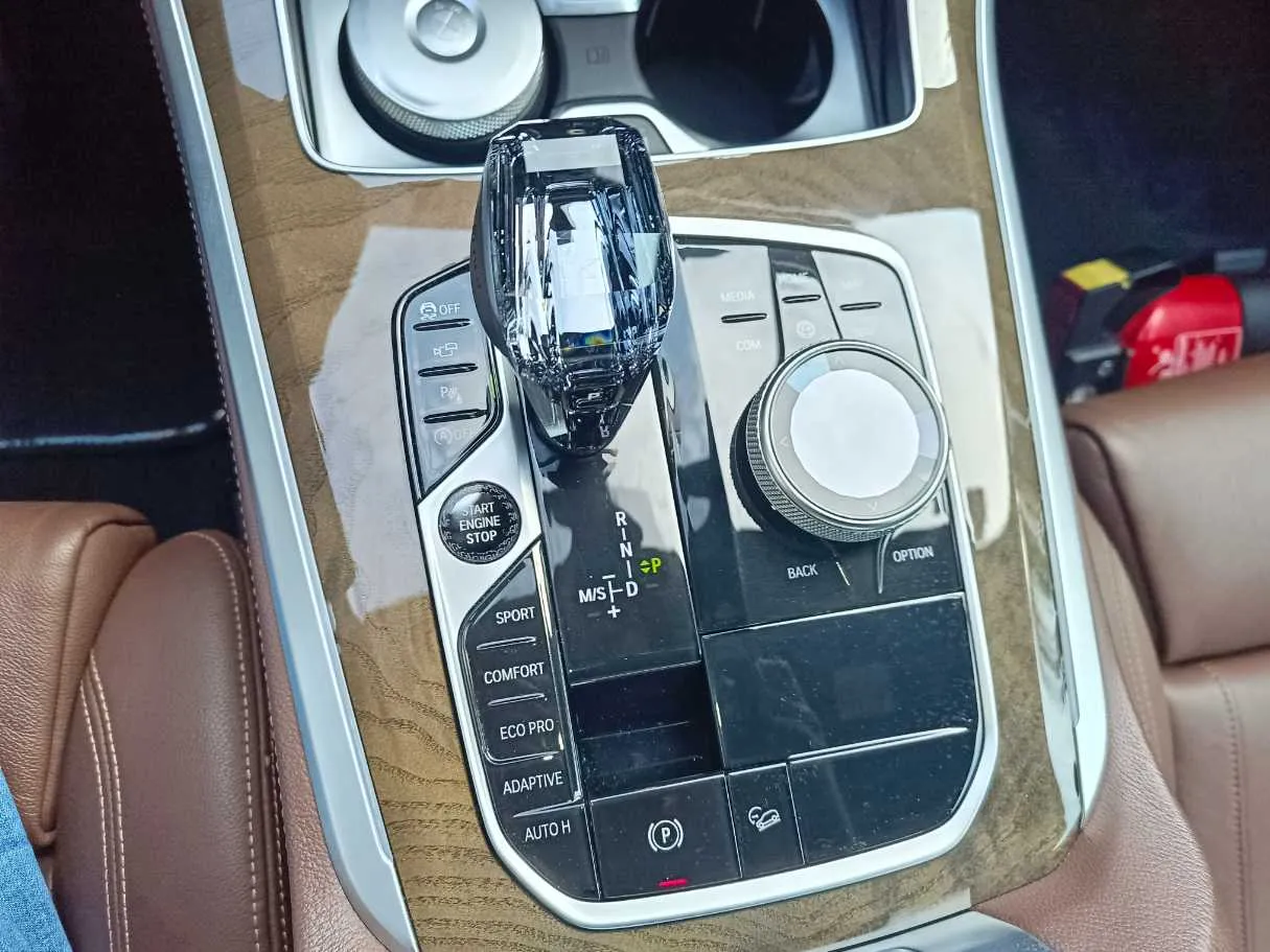 Car image 22