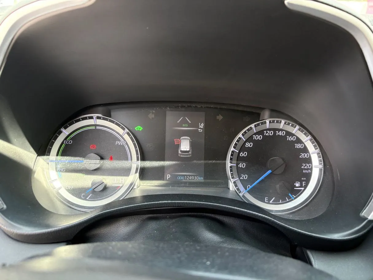 Car image 24