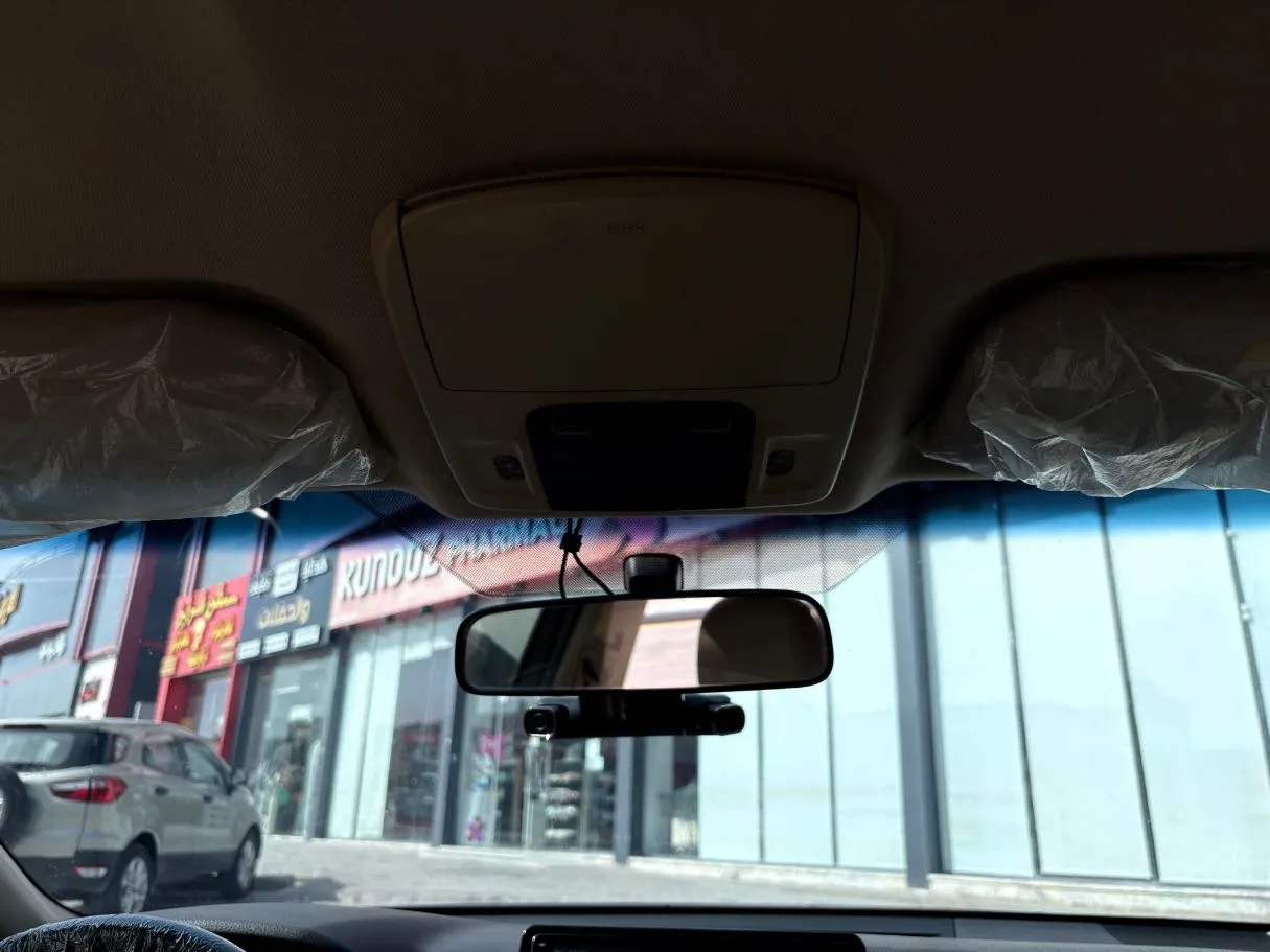 Car image 25