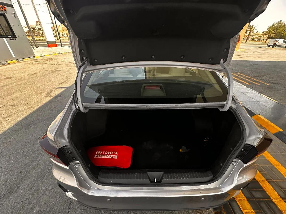 Car image 21