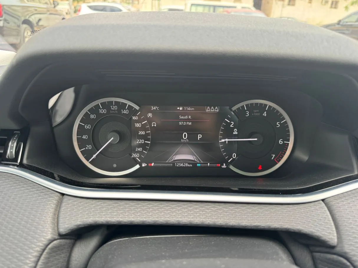 Car image 17