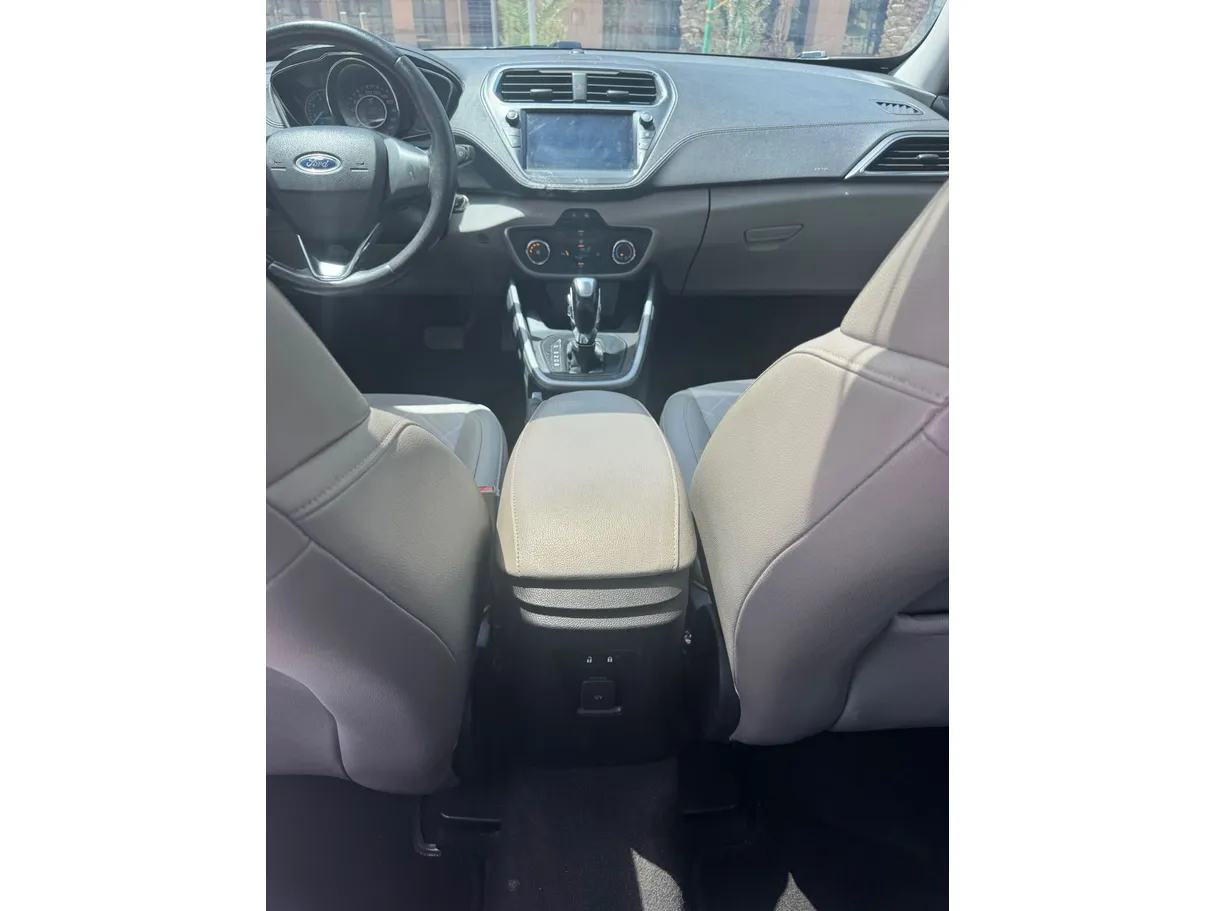 Car image 20