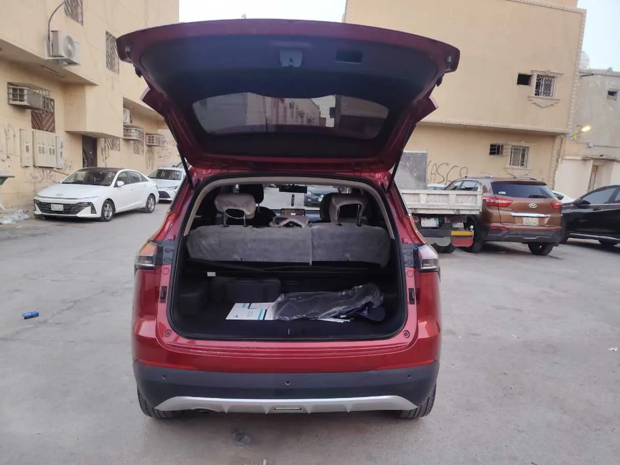 Car image 25