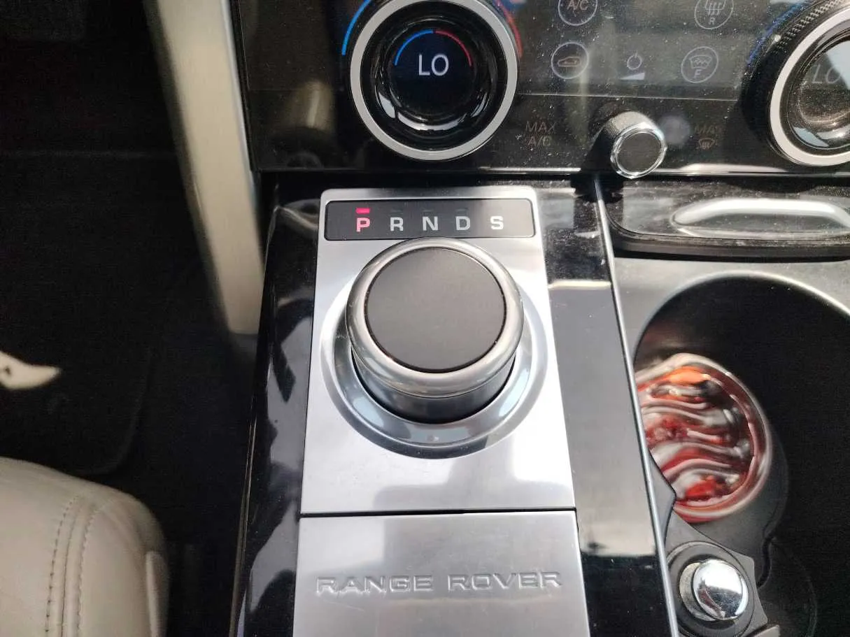 Car image 20