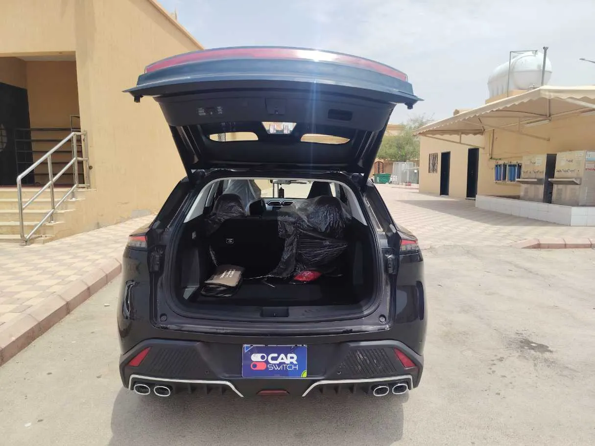 Car image 24