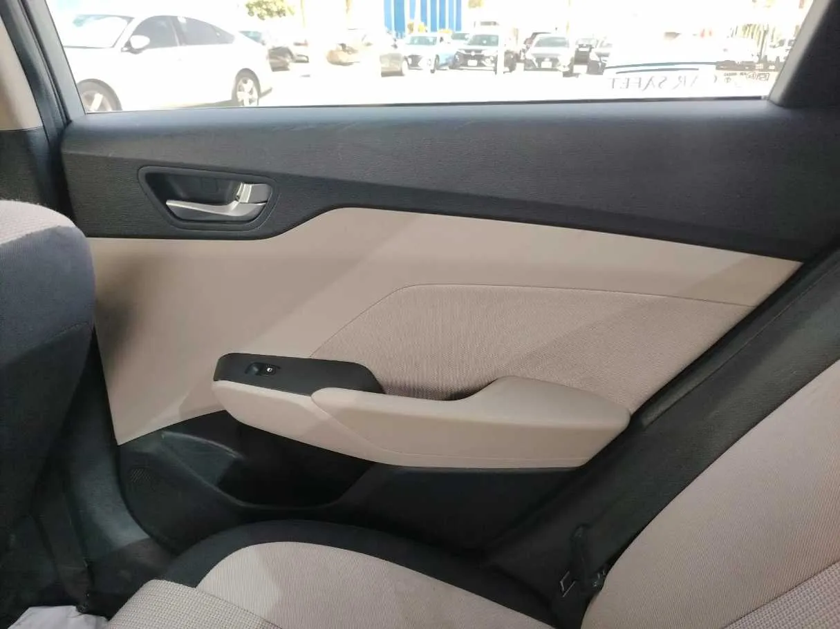 Car image 38