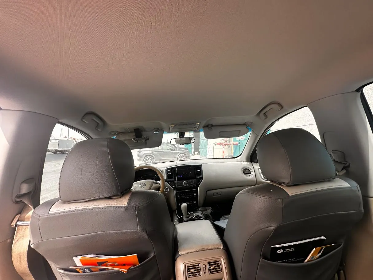 Car image 15
