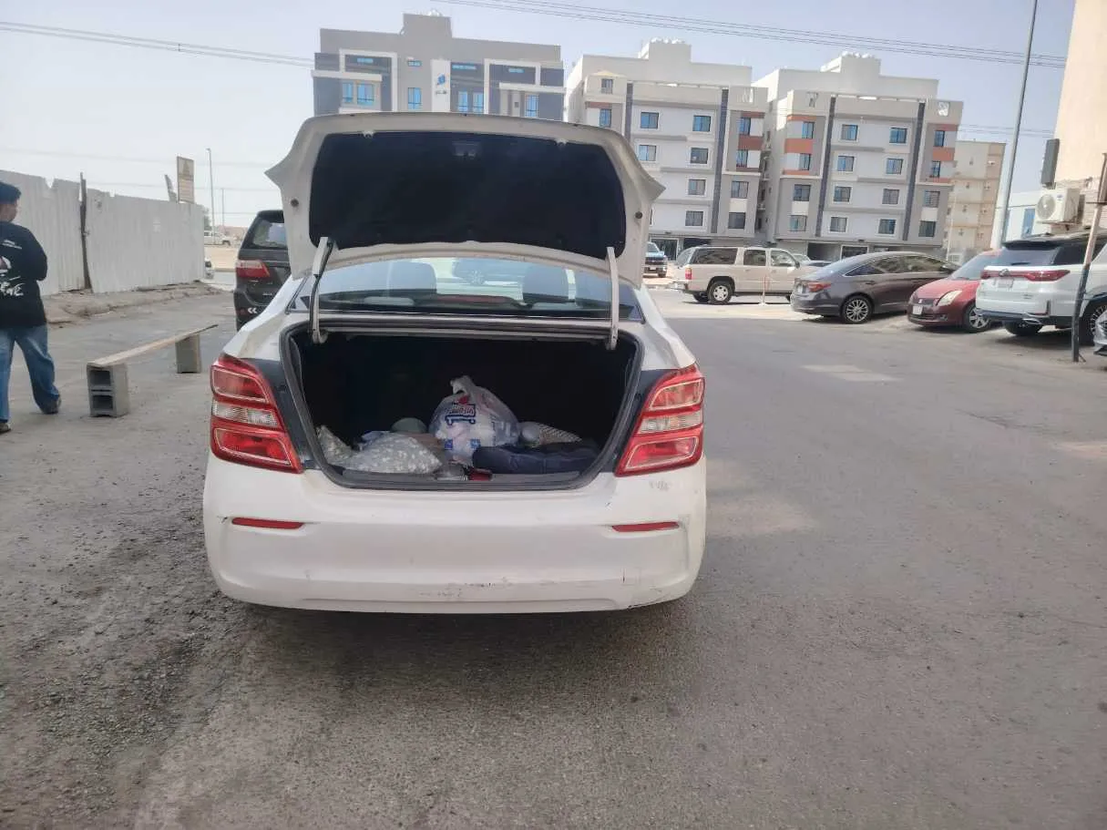 Car image 35