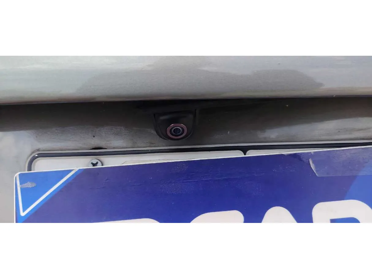 Car image 26