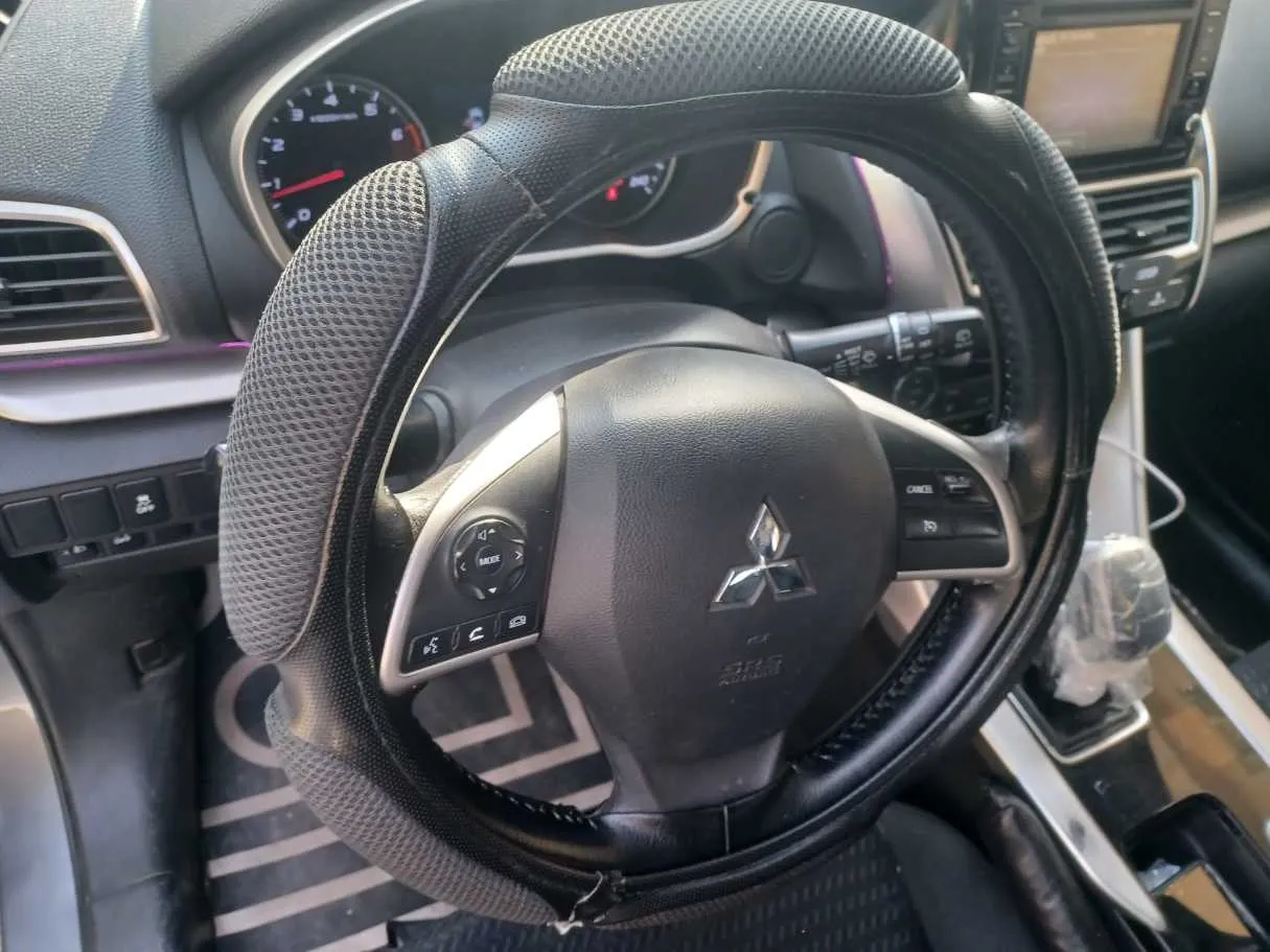 Car image 17