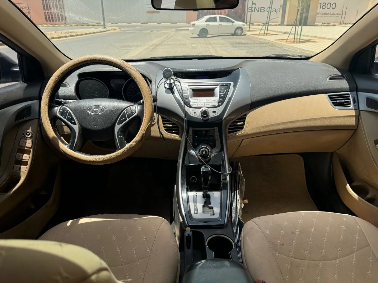 Car image 16