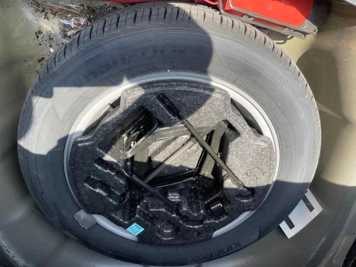 Car image 23
