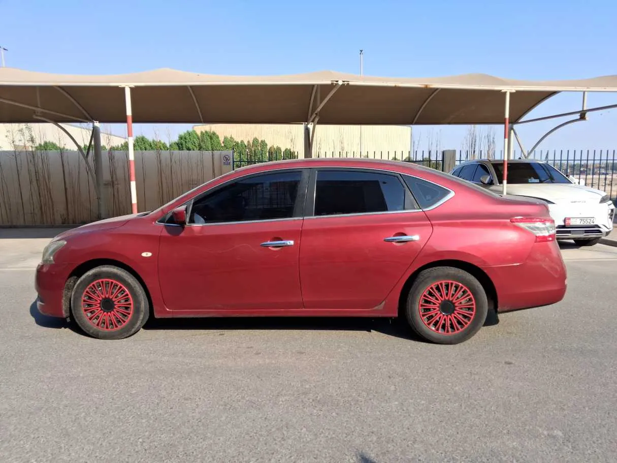 Car image 4