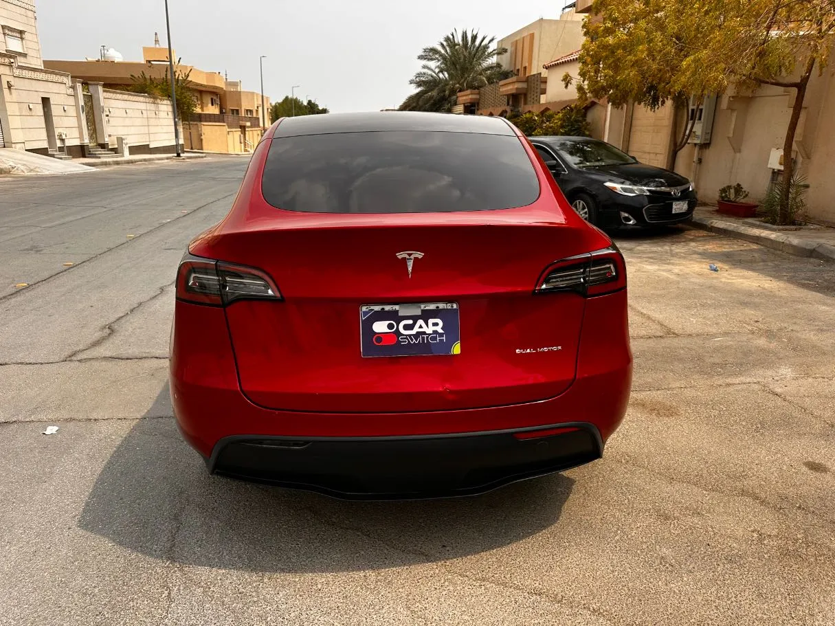 Car image 6