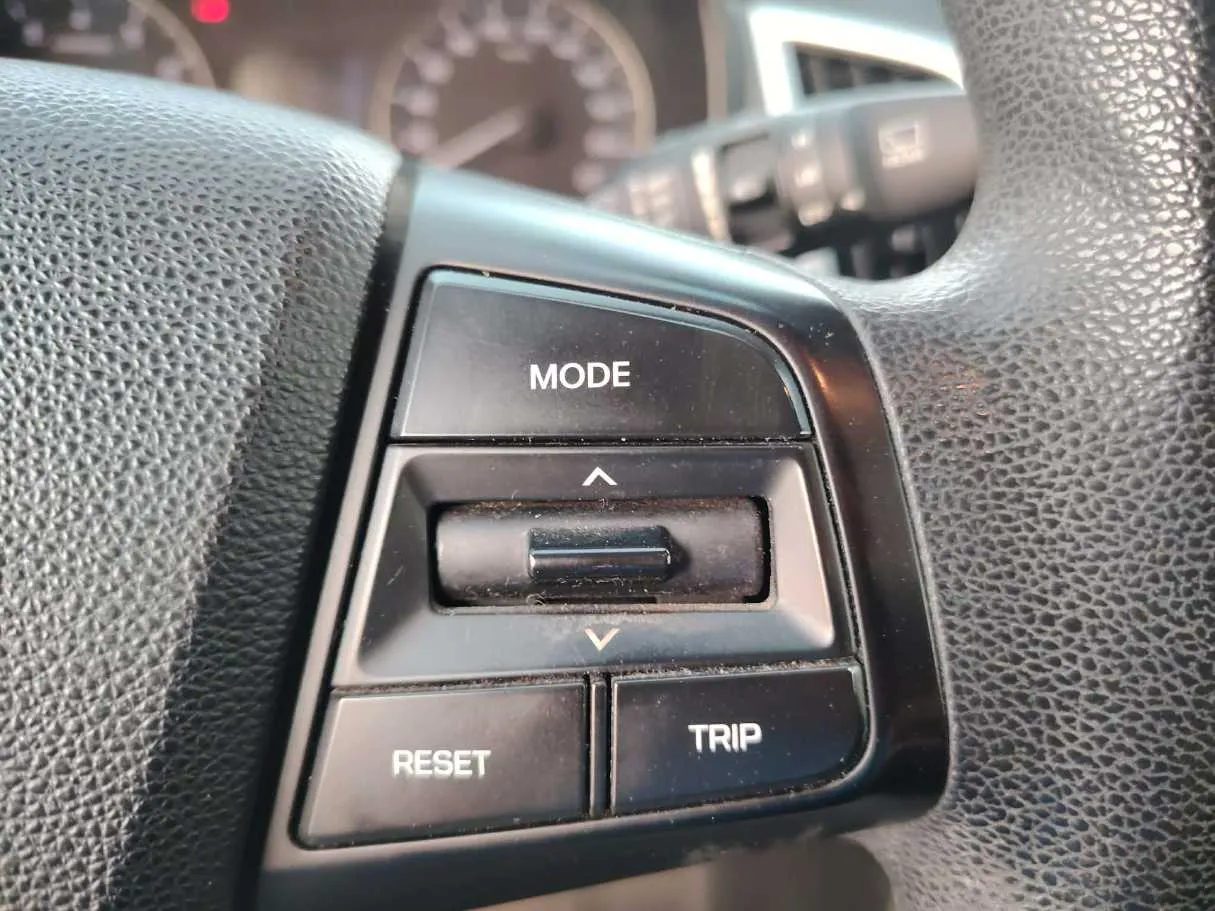 Car image 37