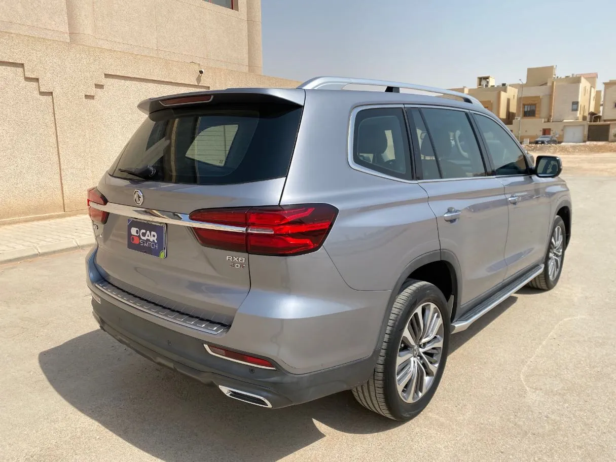 Car image 5