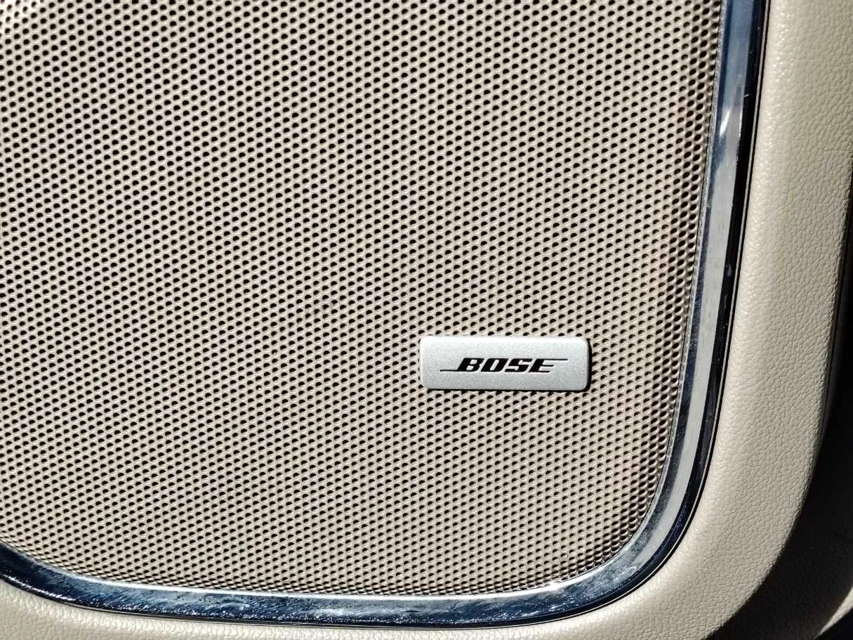 Car image 32