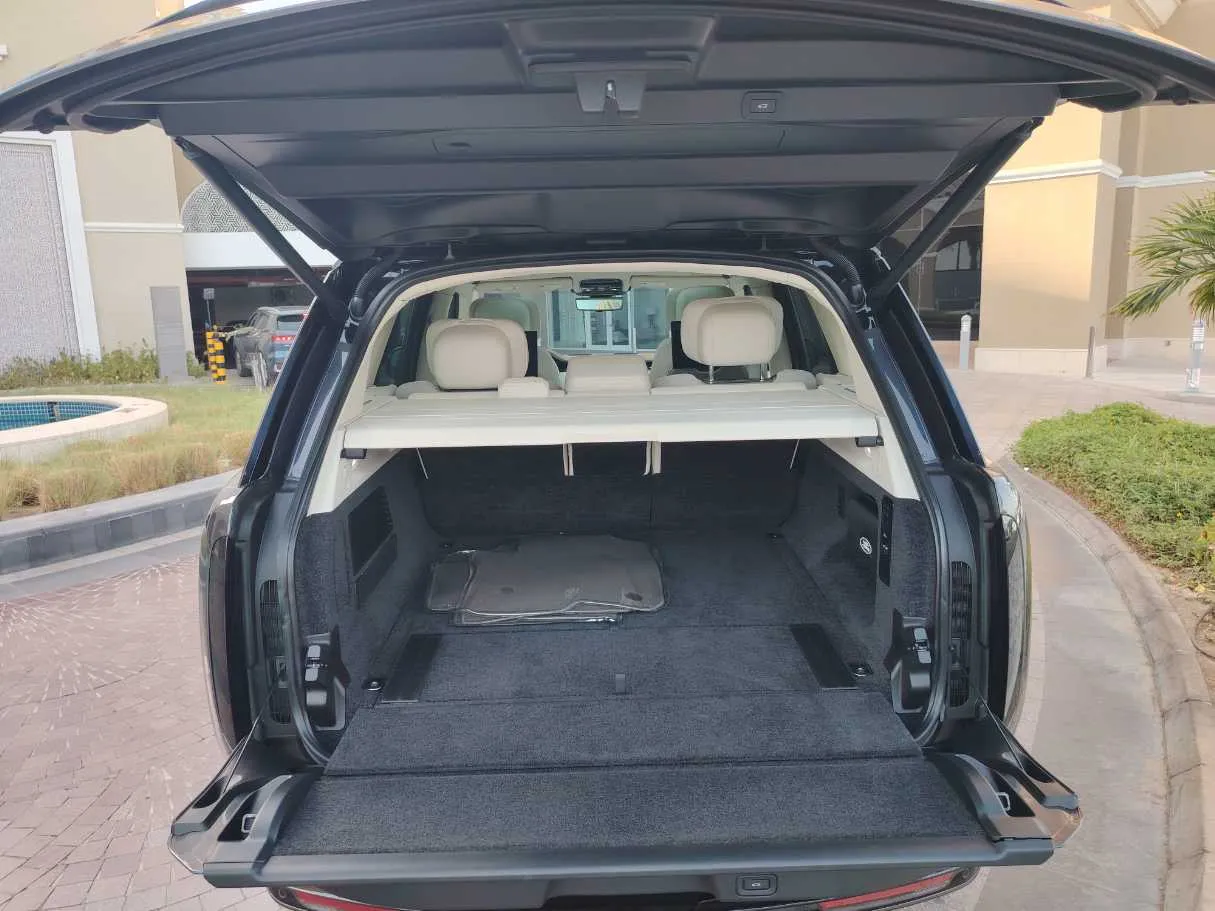 Car image 24