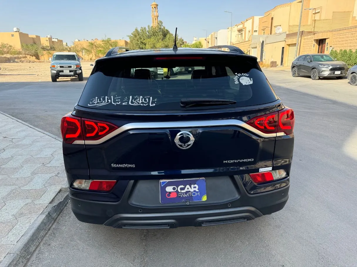 Car image 6